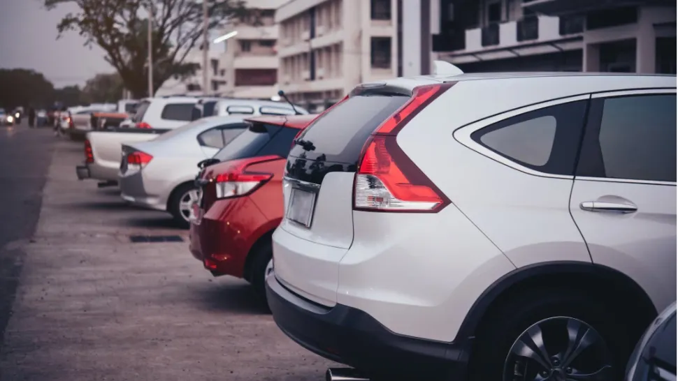Harta parcărilor care golesc buzunarele șoferilor. În ce orașe plătesc românii cel mai mult ca să își parcheze mașina