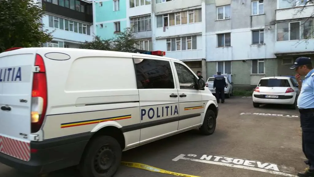 Găsită decedată în apartament