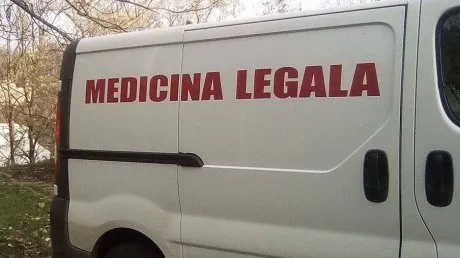 Și-a găsit mama spânzurată într-o anexă a locuinței