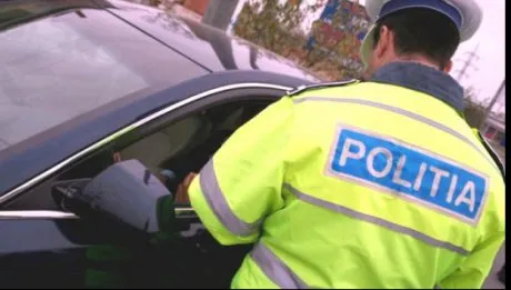 Accident rutier după ce un șofer beat a încercat să fugă de polițiști