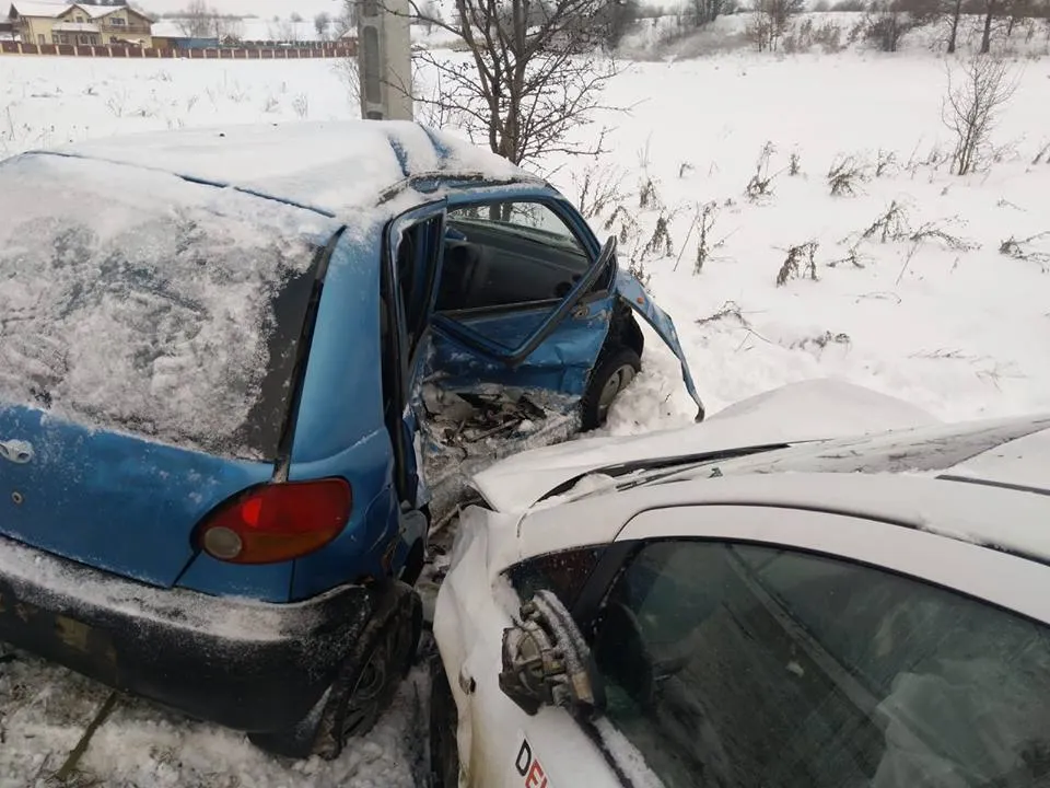 Mașină a companiei Delgaz Grid, implicată într-un accidentul rutier
