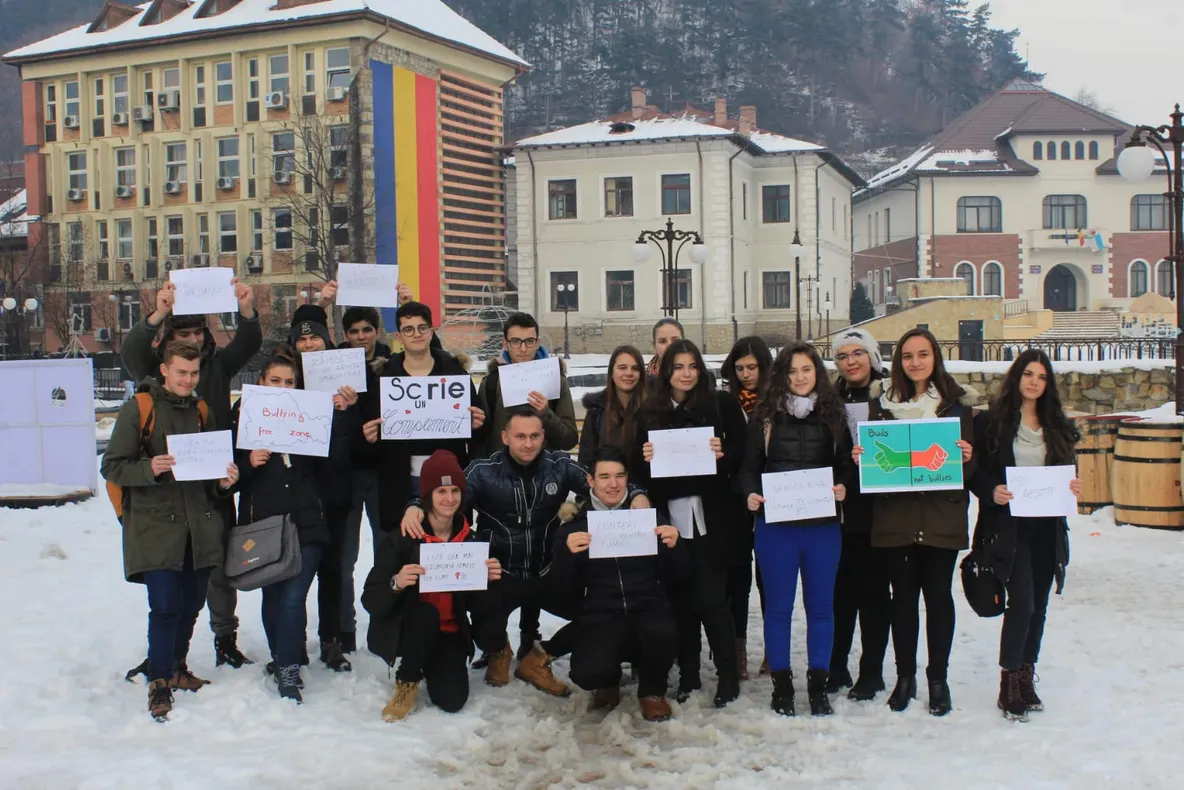 Ziua Internațională pentru Nonviolență în Școală, marcată la Piatra-Neamț de tinerii PRO România