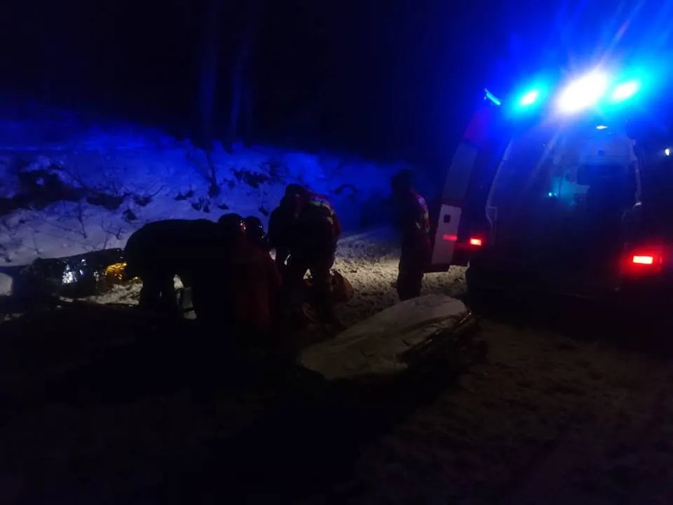Ciocnire între doi schiori pe Pârtia Cozla. Unul dintre ei, accidentat grav