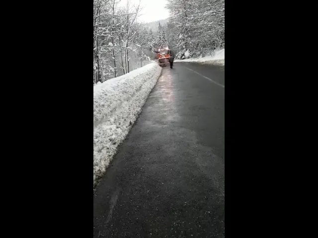Accident rutier provocat de șoferul unei ambulanțe (FOTO-VIDEO)