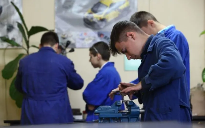 Acțiuni de informare ale ITM Neamț privind uncenicia, efectuarea stagiului pentru absolvenţii de învăţământ superior şi internshipul