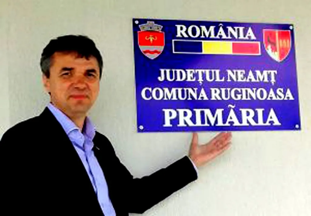 Primarul comunei Ruginoasa, demis de prefect