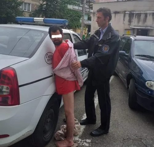Bărbat cu tulburări de comportament, internat la psihiatrie