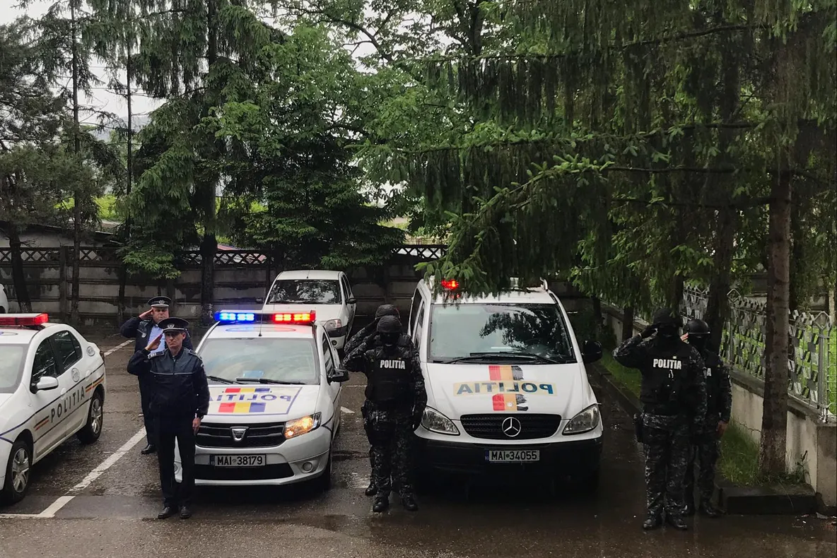 Moment de reculegere, pentru polițistul împușcat