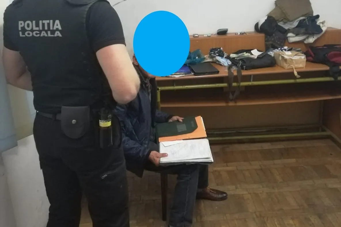 Atenție cui donați bani pentru cauze umanitare! Un bărbat, prins în flagrant cerând bani în numele unei asociații umanitare