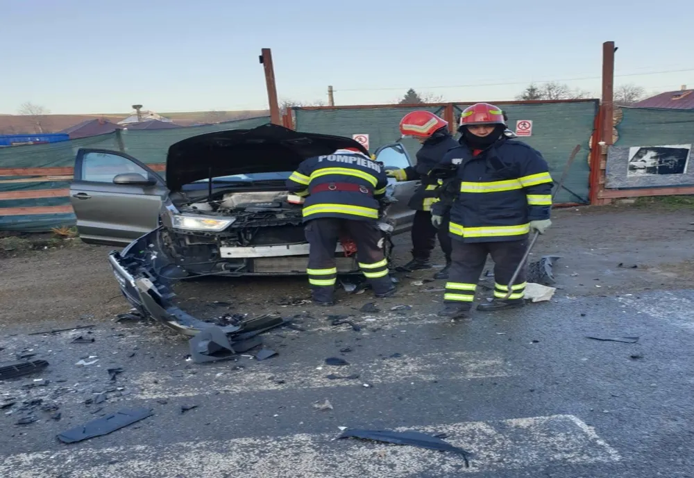 Patru persoane au ajuns la spital în urma unui accident rutier