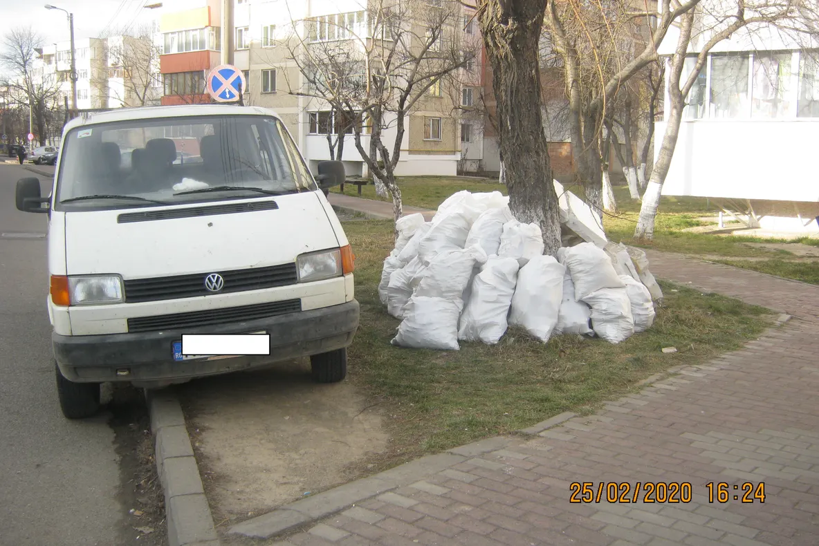 Amenzi în valoare de 7 000 de lei pentru depozitarea deșeurilor provenite din construcții pe domeniul public (FOTO)