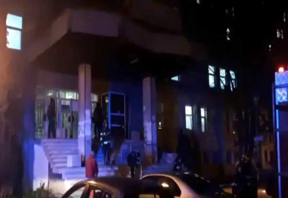 Incendiu la Spitalul Județean de Urgență din Piatra-Neamț, în această seară. 