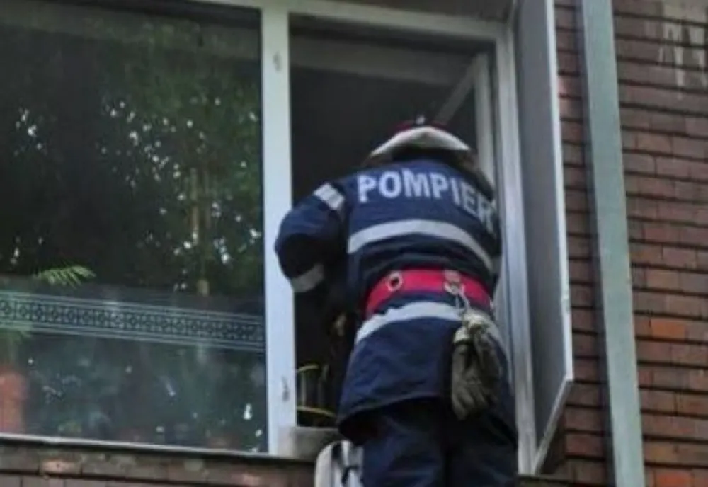 Femeie găsită fără suflare în casă