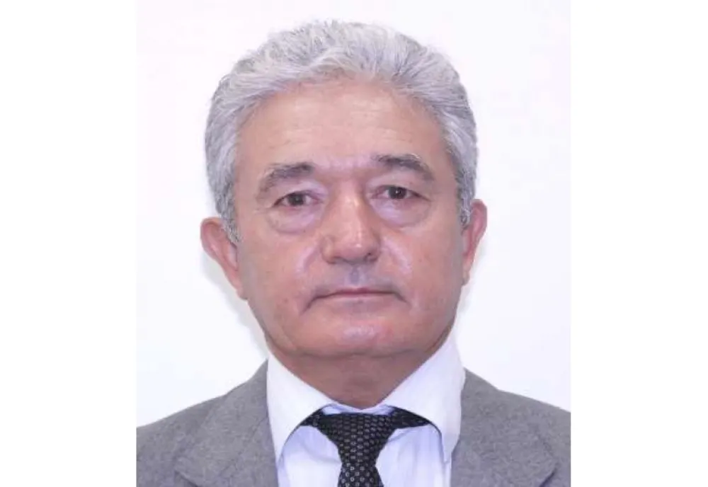 Acest bărbat este căutat de poliție. Sunați la 112 dacă l-ați văzut!