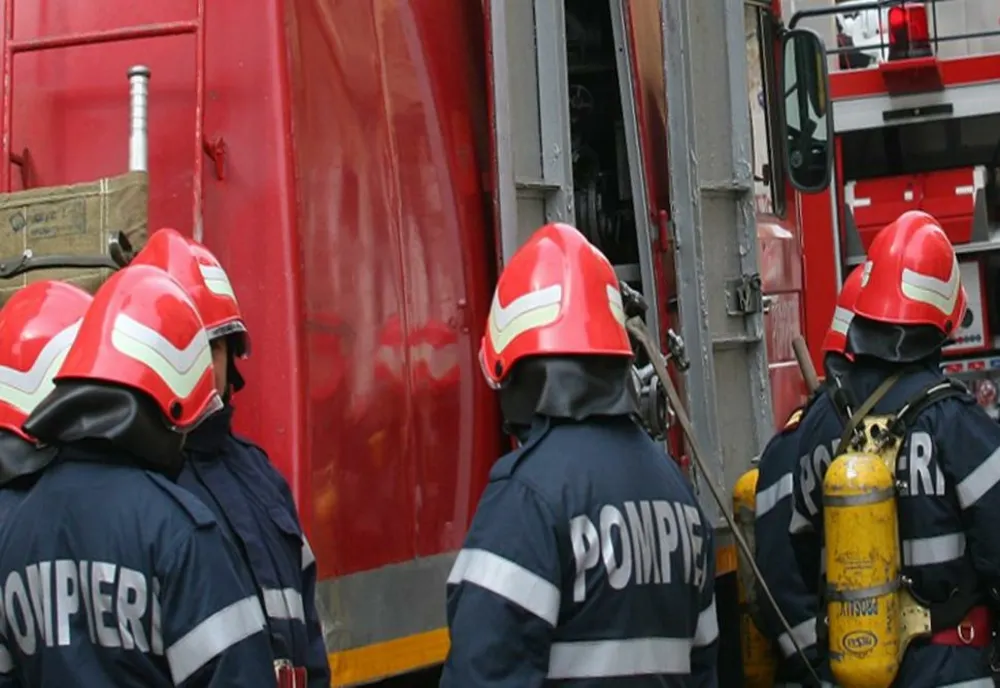 Incendiu la o magazie din zona Pieții Centrale din Piatra Neamț