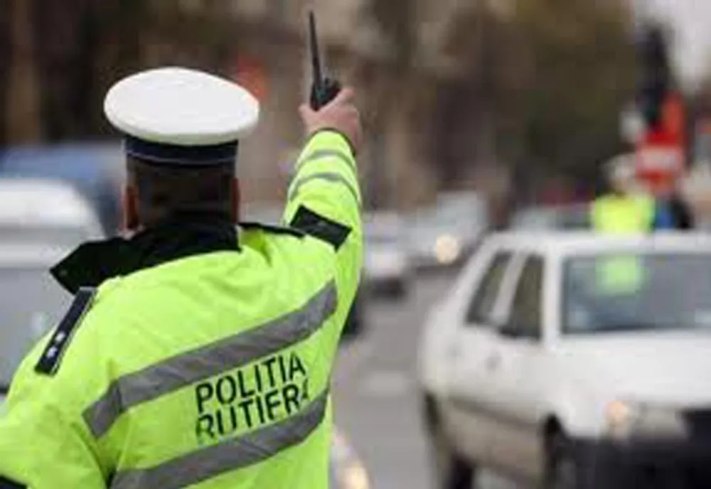 S-a urcat la volan deși avea permisul anulat! A dat nas în nas cu polițiștii
