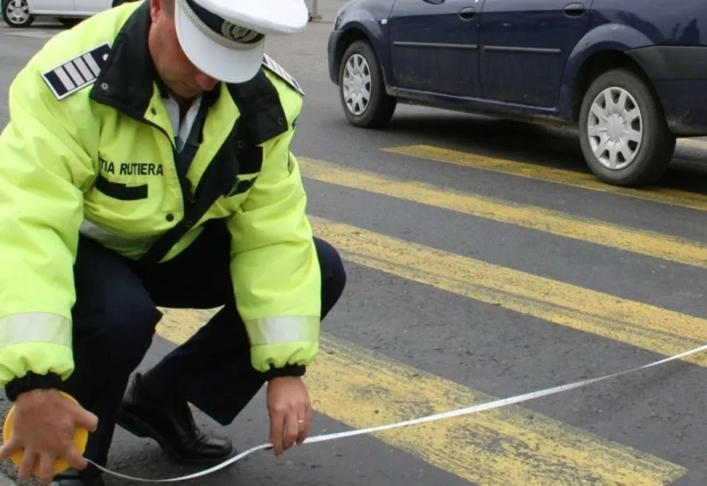 Adolescentă accidentată pe trecerea de pietoni