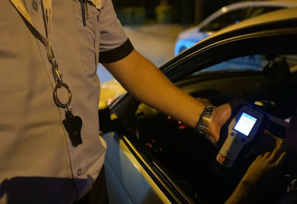 Un bărbat din Roman, depistat la volan cu o alcoolemie de peste 1 la mie