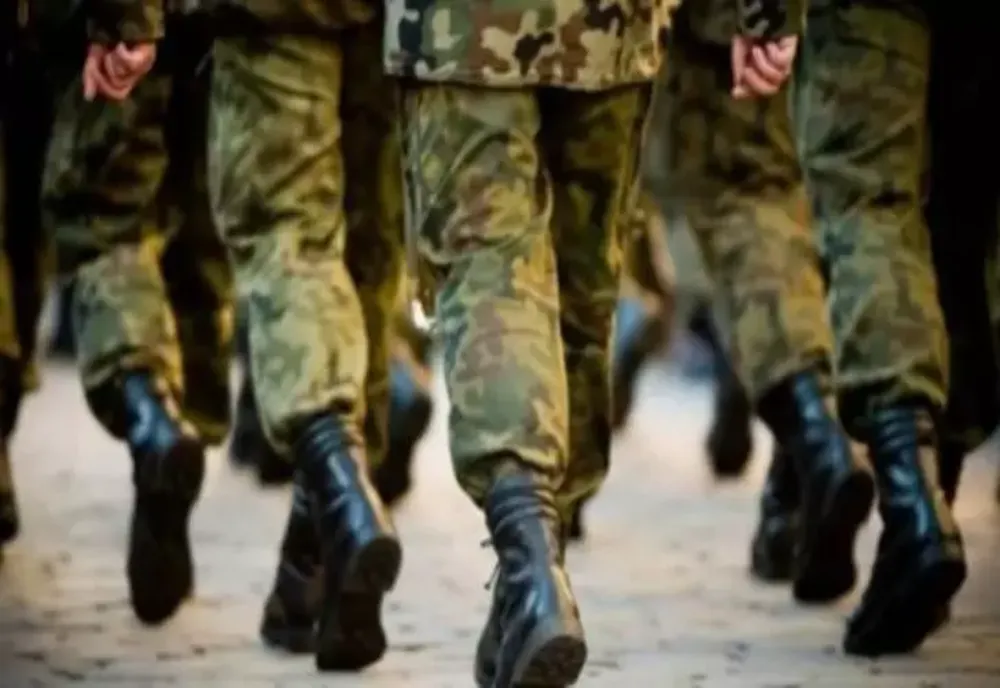 PROTEST al cadrelor militare de Ziua Armatei - Militarii sunt nemulțumiți de pensii și de explozia prețurilor