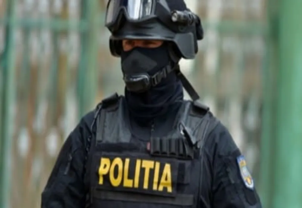 Și-a obligat fiica minoră să cerșească și să se prostitueze. Monstrul a ajuns în arest
