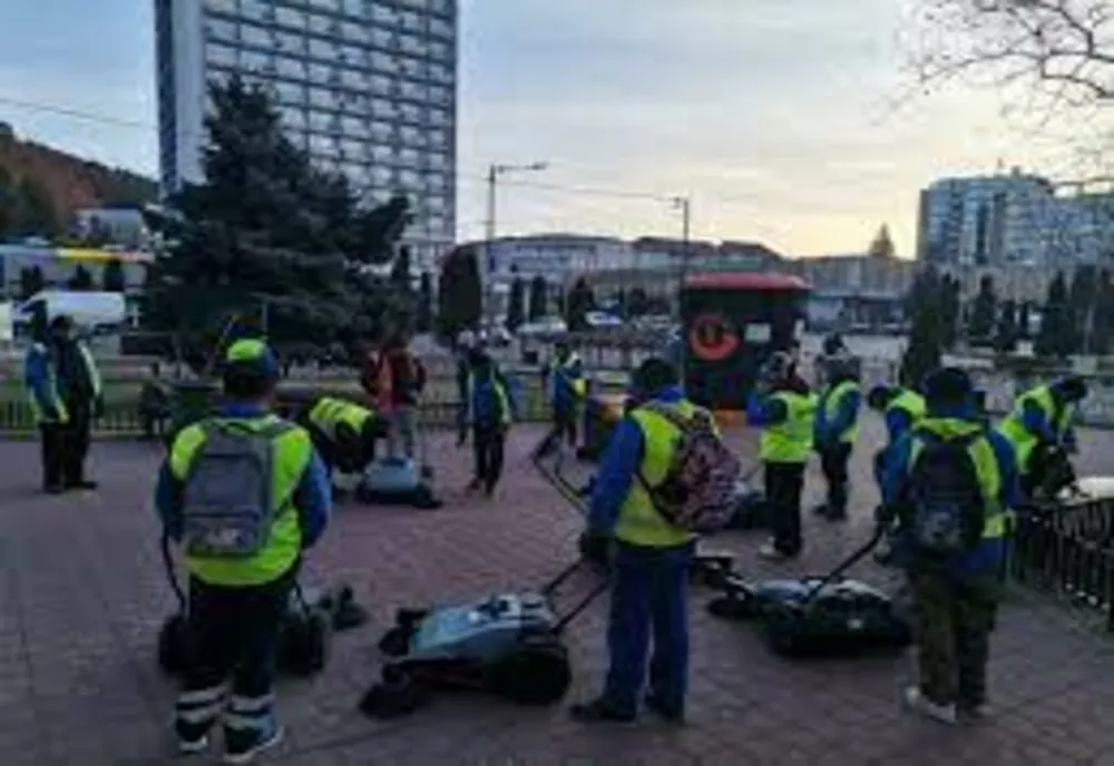 Câți bani va plăti municipalitatea pentru pentru măturat, spălat, stropit în anul în care orașul va fi ȘANTIER