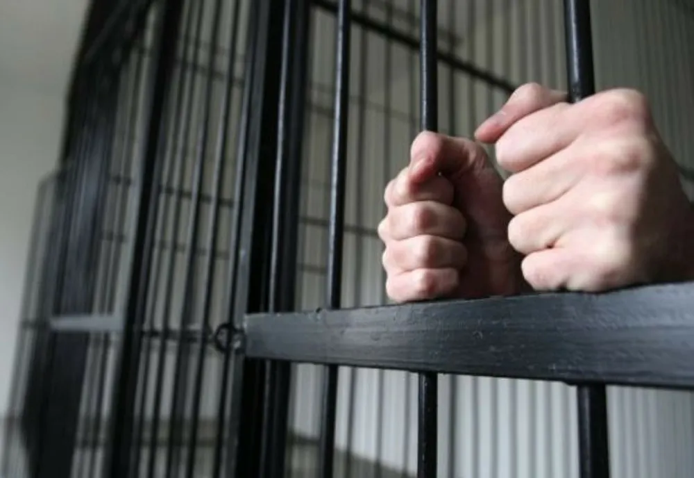 7 ani de pușcărie pentru un individ acuzat de act sexual cu un minor