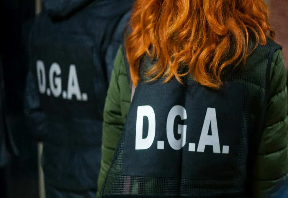 Percheziții la Primăria Poiana Teiului. Ofițerii DGA investighează un „grup infracțional organizat”