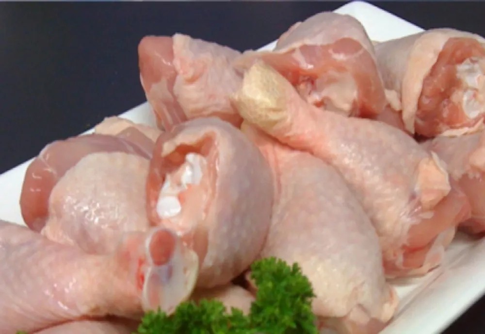 Alertă alimentară în magazinele din România: carne de pui, retrasă de la raft - contaminare cu Salmonella