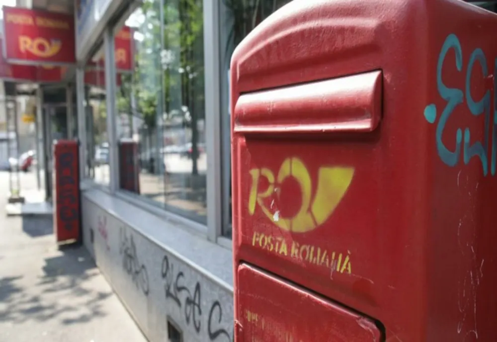 ATENȚIE! Înșelătorie online în numele Poștei Române cu COLETE fantomă