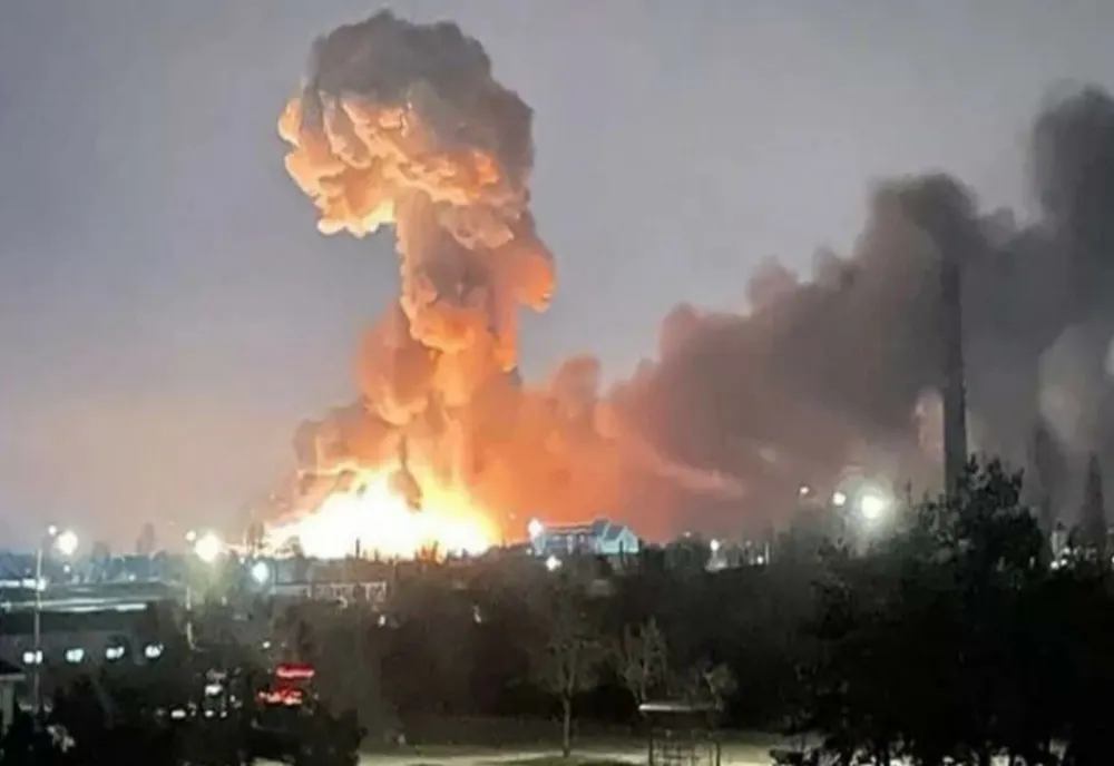 ATAC rusesc la 60 km de România! Armata lui Putin a bombardat porturile de la Dunăre