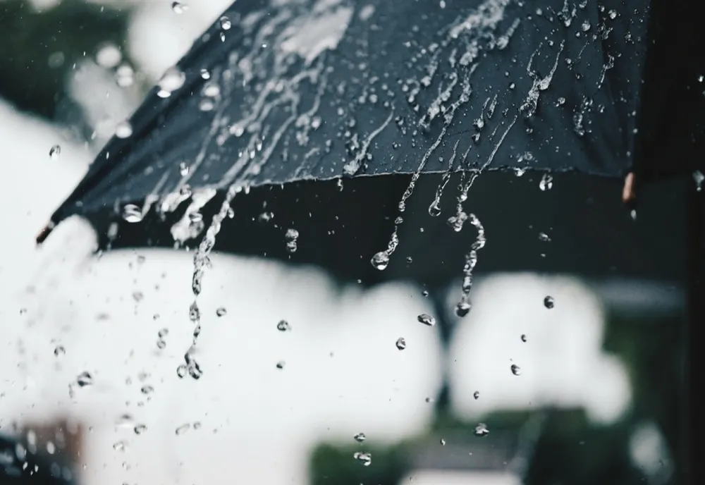 VREMEA 6 DECEMBRIE. PRECIPITAȚII ȘI TEMPERATURI SCĂZUTE ÎN MAJORITATEA REGIUNILOR