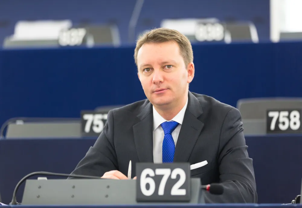 MUREȘAN: „CĂLIN GEORGESCU NE VREA ÎNAPOI ÎN SĂRĂCIE ȘI VULNERABILI ÎN FAȚA RUSIEI”