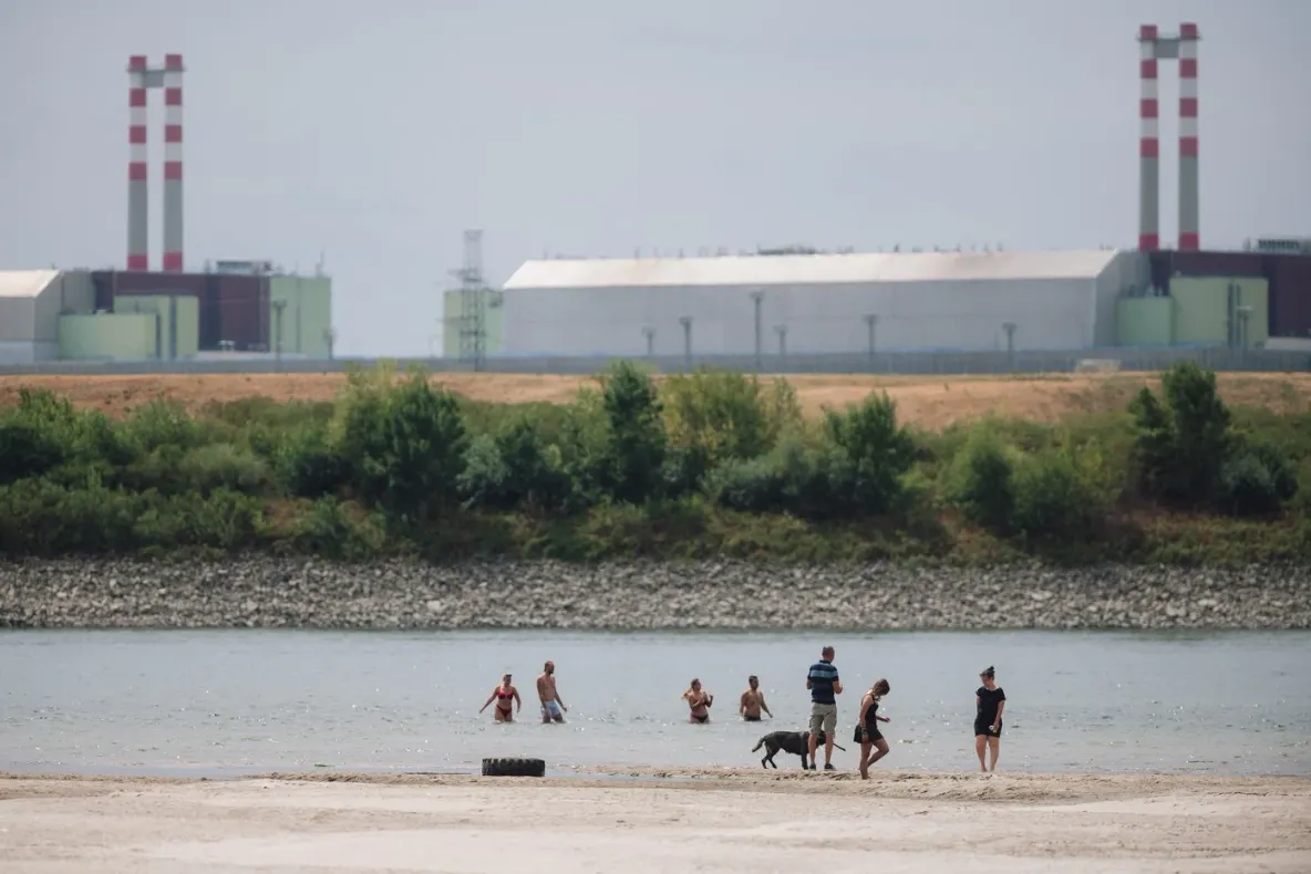 Conflict pe Dunăre între Austria și Ungaria. Miza este apa folosită pentru centrala nucleară Paks
