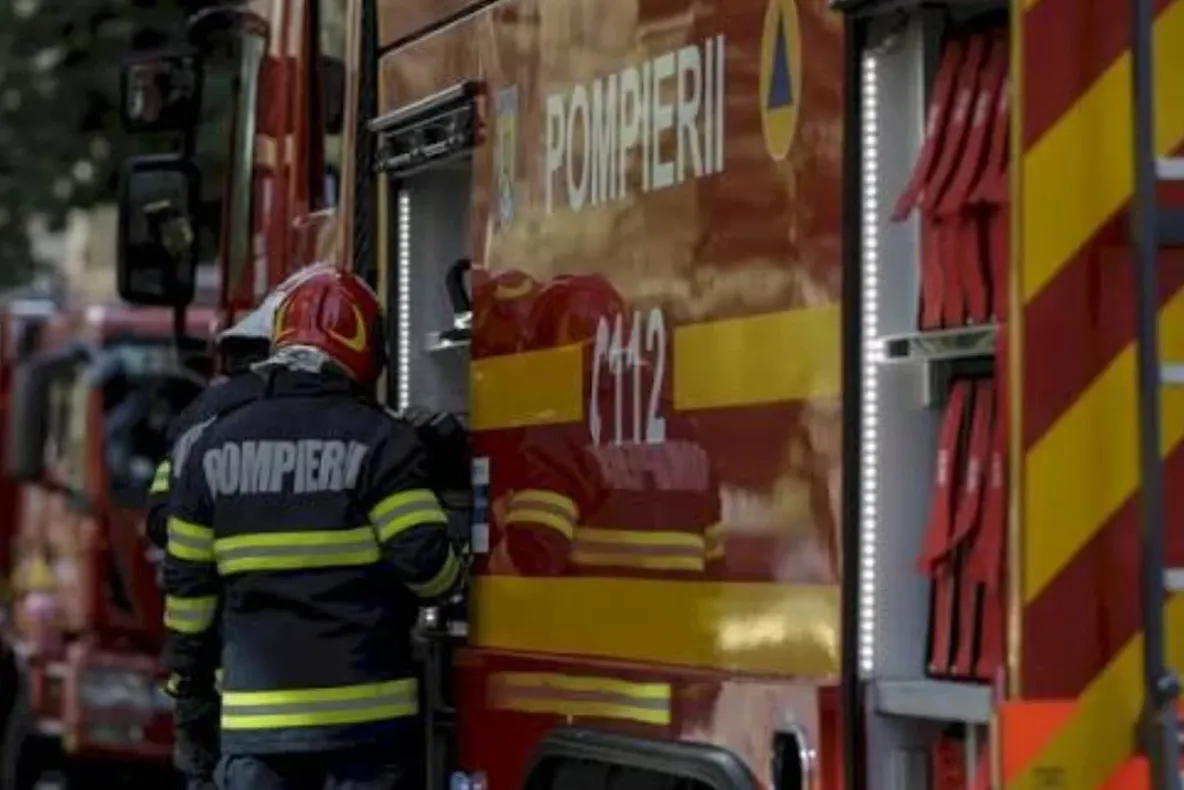 Incendiu la o locuință din Neamț. Casa a fost distrusă în totalitate