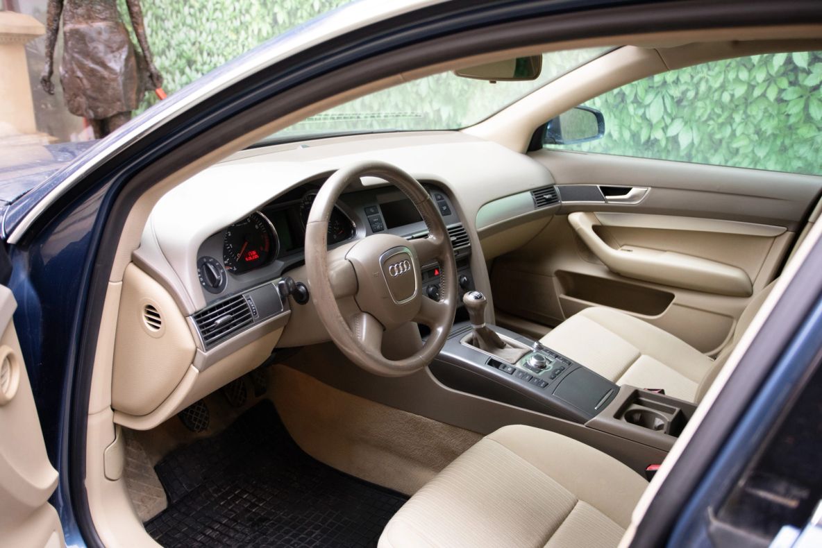 Ce mașini sunt cele mai „umblate” la kilometraj în România. Un studiu arată mărcile cele mai afectate