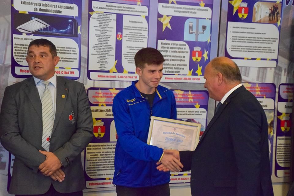 Sportivul Teodor Sava, premiat de primarul Dragoș Chitic