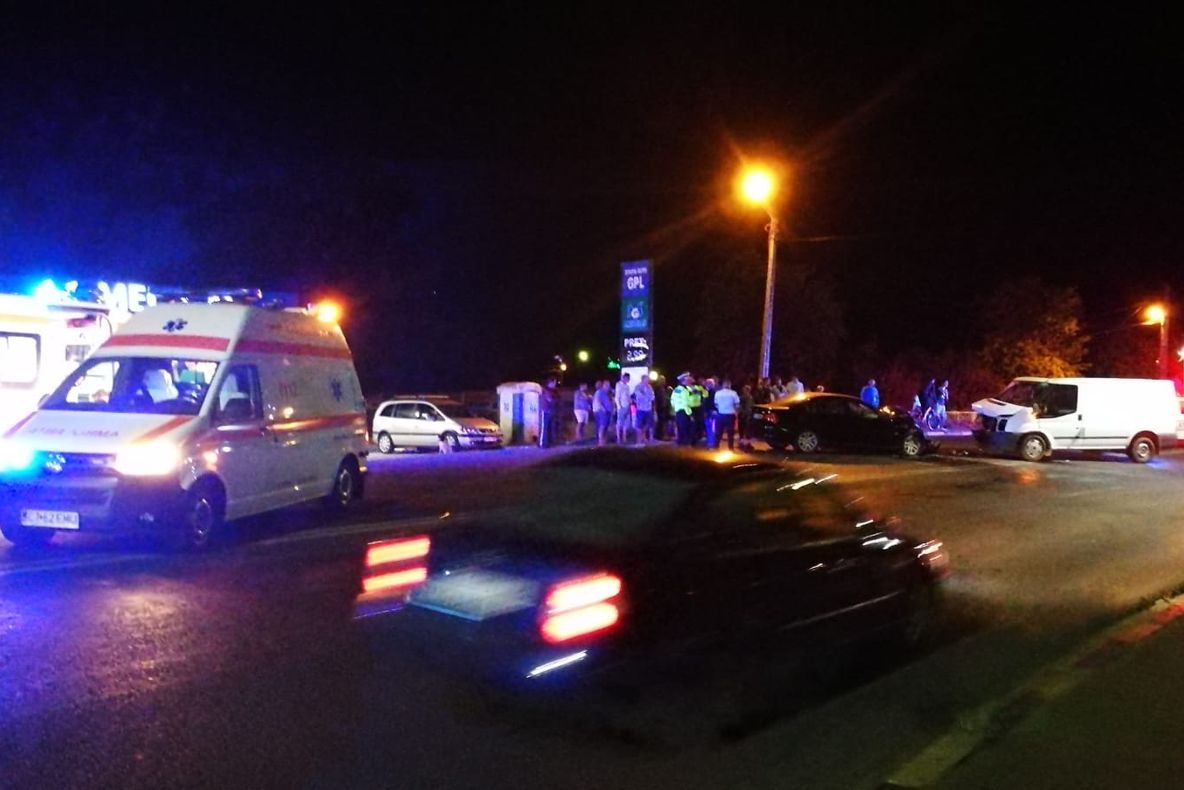 Accident rutier cu victimă încarcerată la Piatra Șoimului (FOTO)