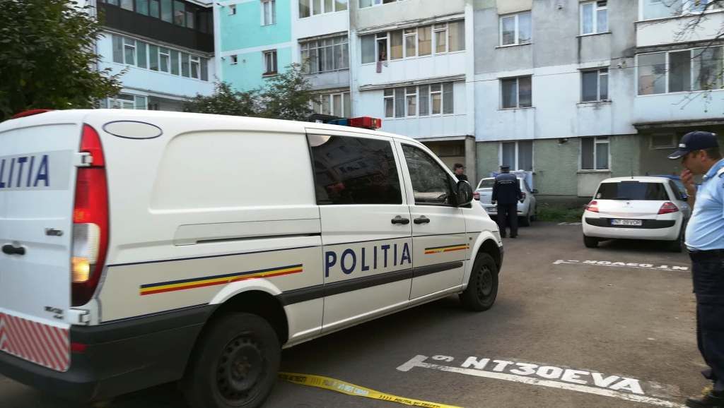 Găsită decedată în apartament