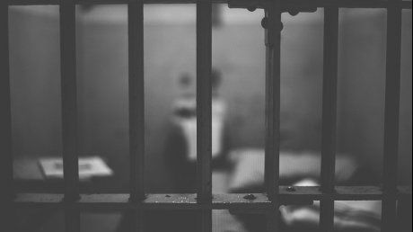 Condamnați la închisoare pentru alcool la volan și conducere fără permis