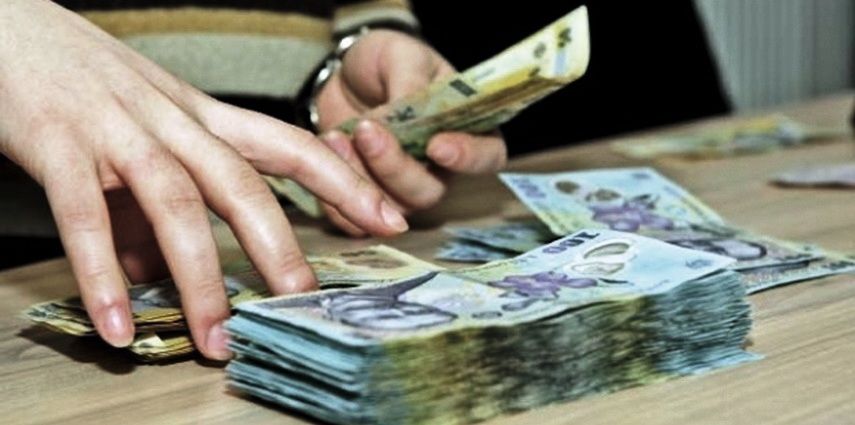 Autoritățile și instituțiile publice riscă amenzi dacă nu au salariile ”la vedere”
