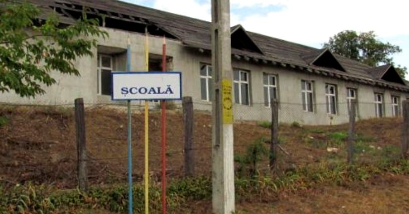 Zeci de unităţi de învăţământ fără autorizaţie sanitară sau de incendiu