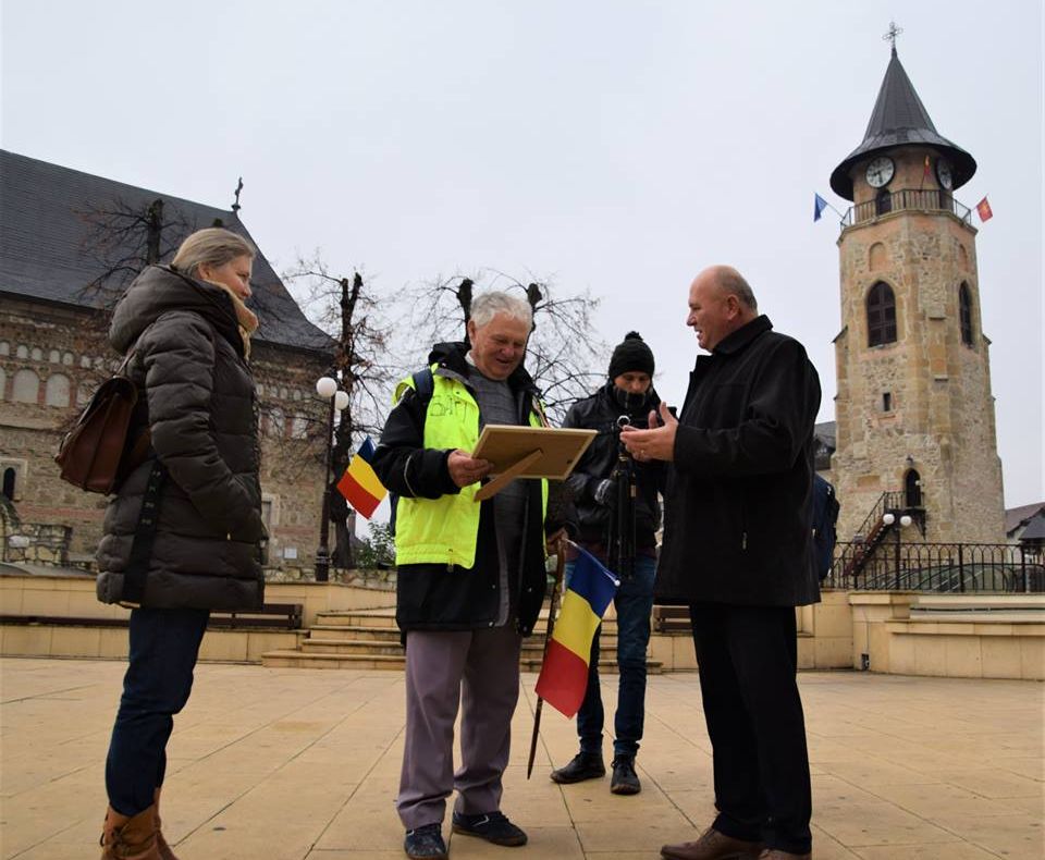 Pe jos, în drum spre Alba-iulia. Profesorul Ion Mărgineanu a ajuns la Piatra-Neamț