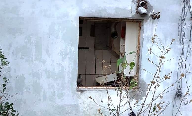 Explozie la o garsonieră din Roman. Un bărbat a suferit arsuri