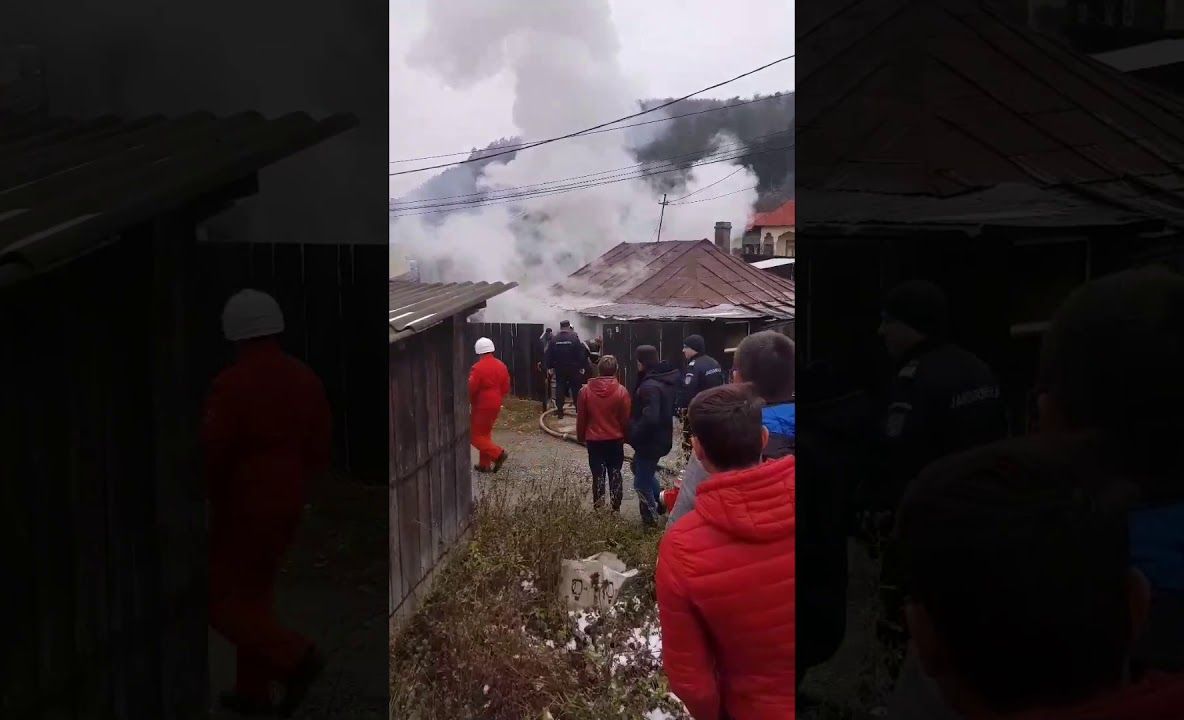 La un pas de tragedie! Patru copii, singuri în casa care a luat foc (VIDEO)