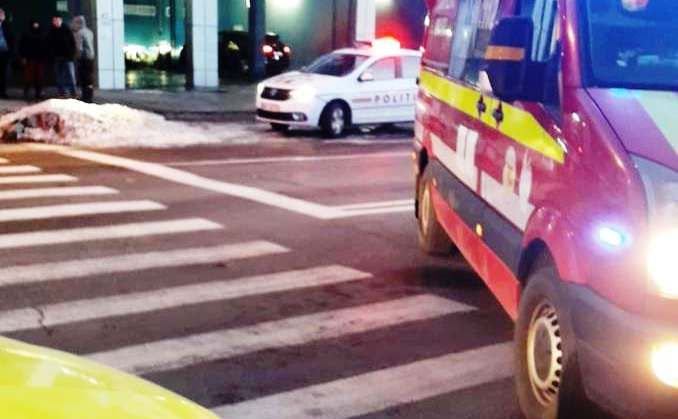 Tânără accidentată pe trecere (FOTO)