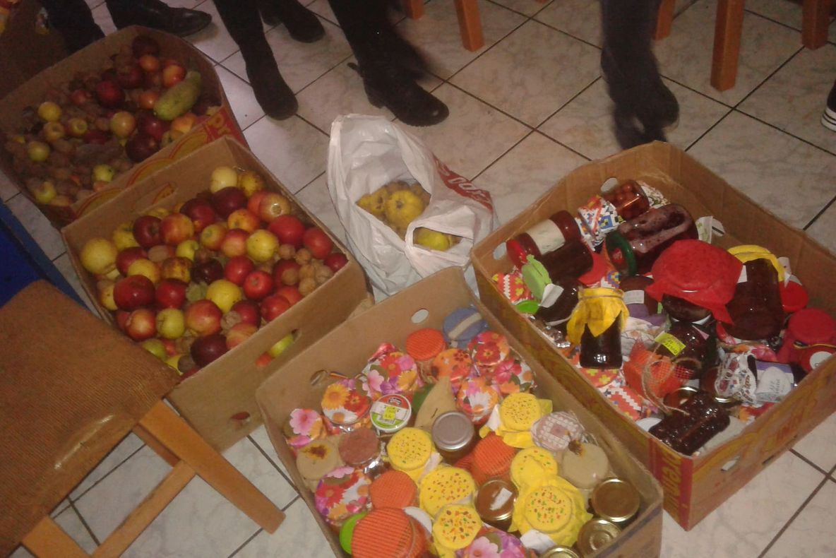 Peste 13 000 kilograme de legume și fructe, donate de elevii din Neamț