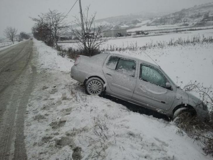 Alcoolul l-a scos în decor unde a și abandonat mașina