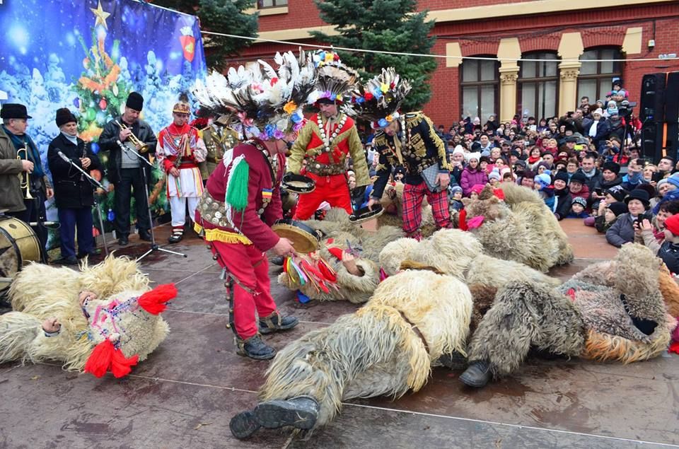 Ediția a IX-a a Festivalului de datini și obiceiuri, la Roman