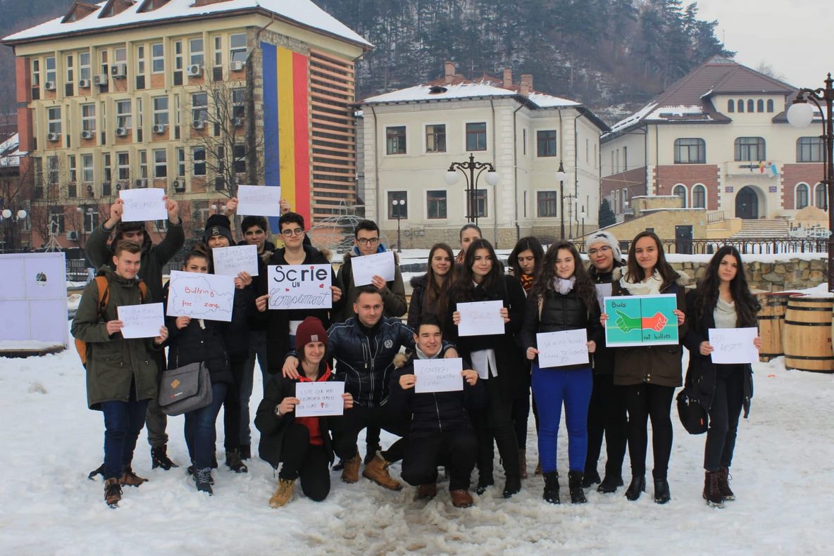 Ziua Internațională pentru Nonviolență în Școală, marcată la Piatra-Neamț de tinerii PRO România