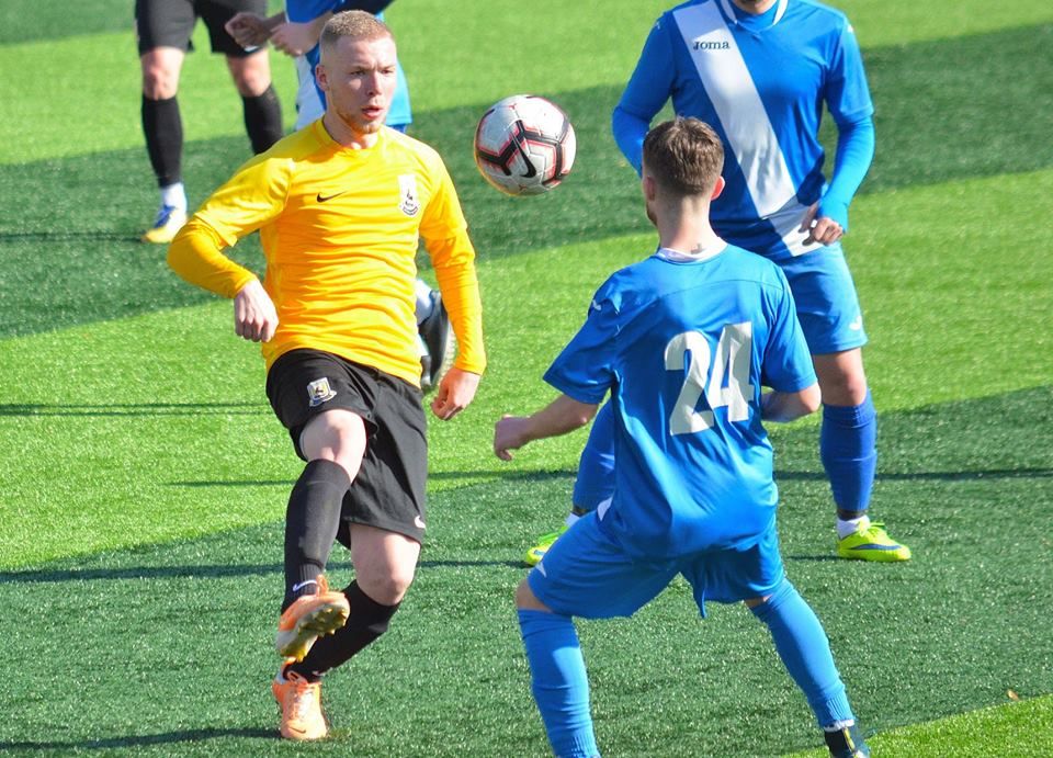 Pregătirea pentru campionat a galben negrilor, în linie dreaptă